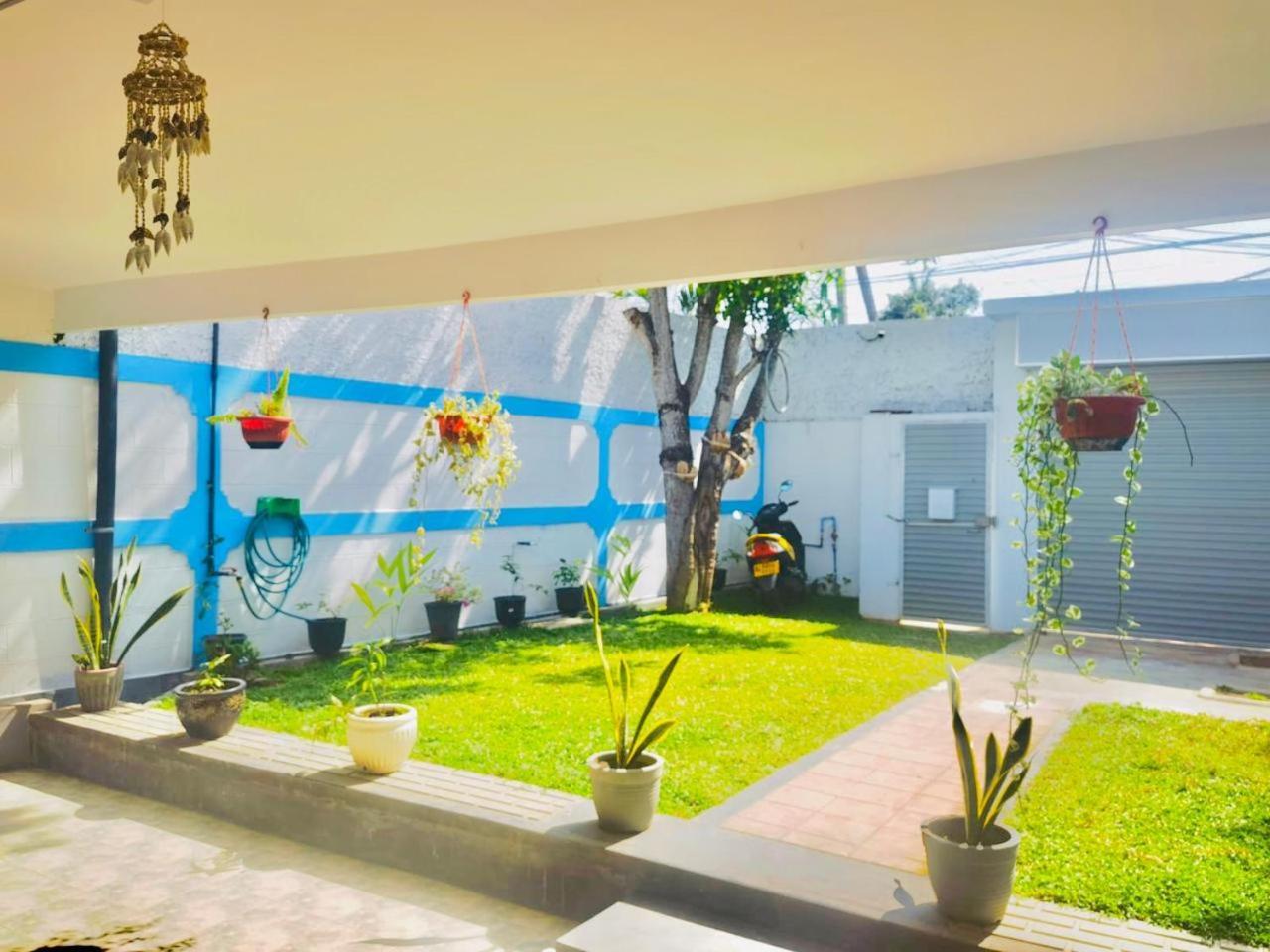 Sea Breeze Guest House Negombo Exterior foto